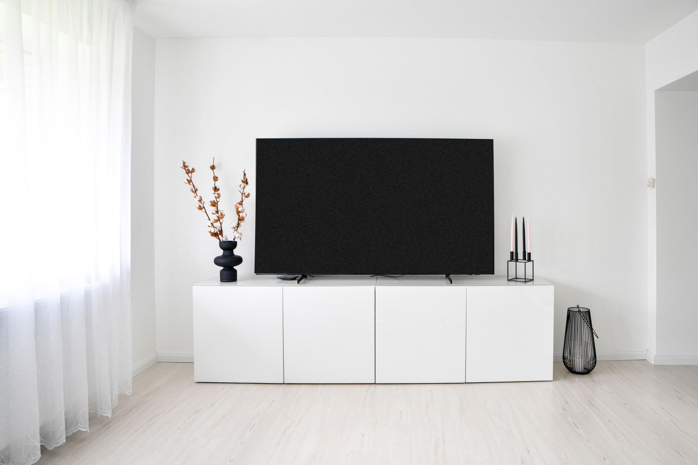Opixo signage hardware — displays, totems and media players